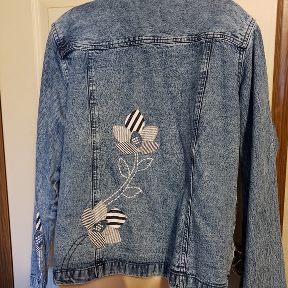 Jean Jacket - Picture 3 of 6